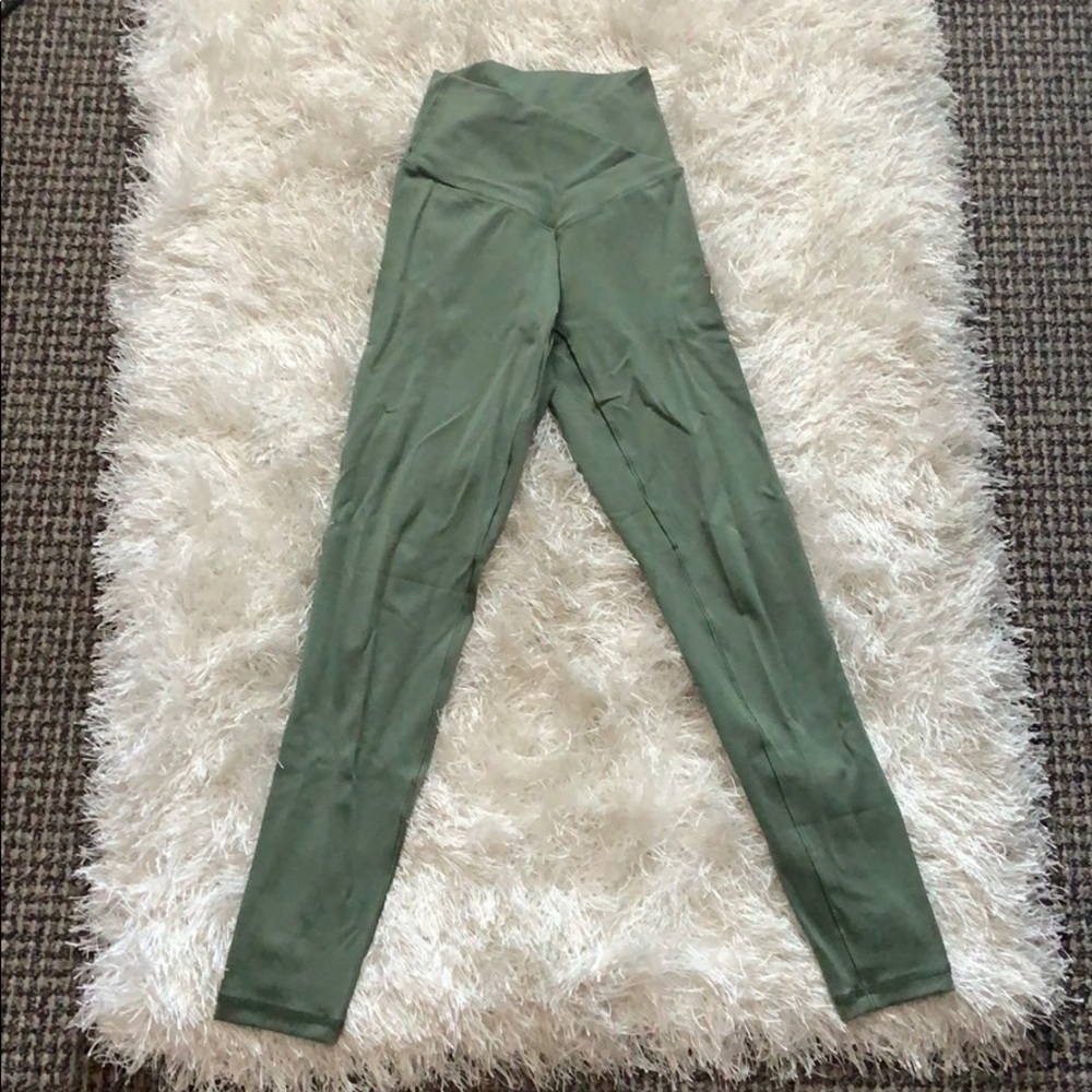 Offline Real Me High Waisted Crossover Leggings